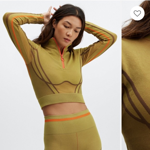 Fabletics Seamless Set - Picture 3 of 5